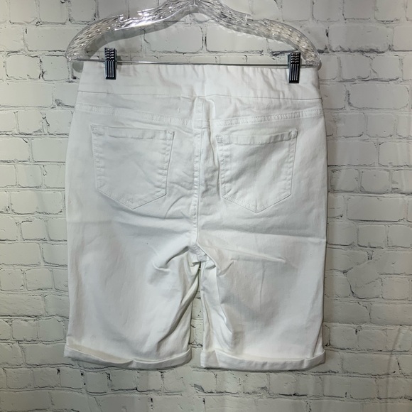 NWT WestBound Stretch Jean Jegging Bermuda Pull On Short Size 6 - Picture 3 of 4